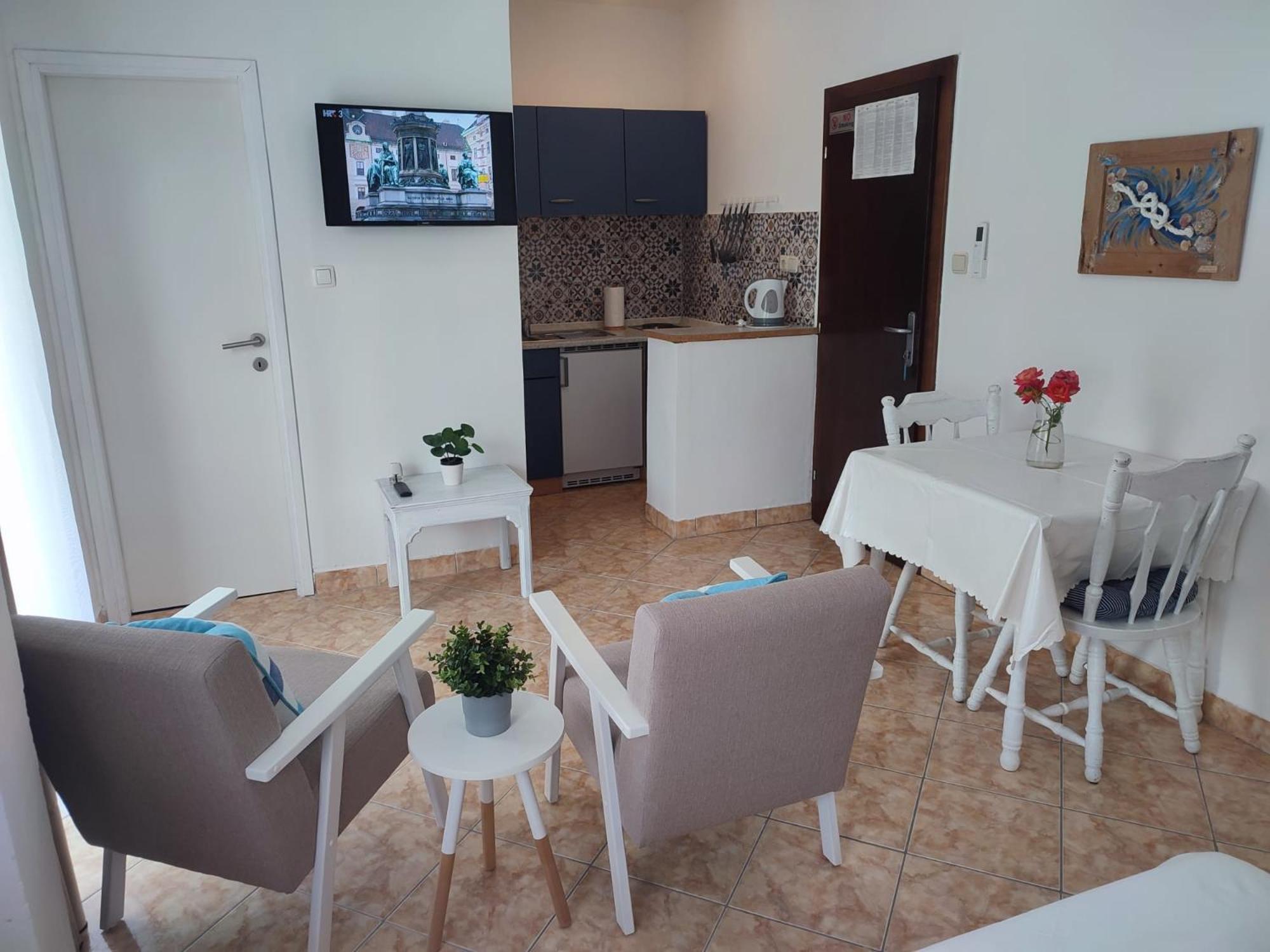 House Kapetanovic Otel Palit Oda fotoğraf