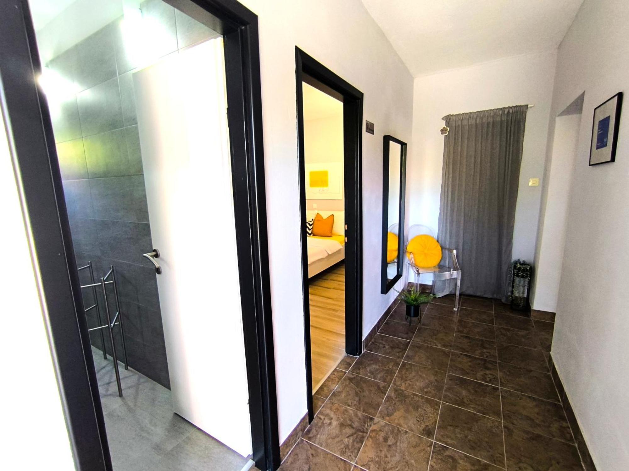 House Kapetanovic Otel Palit Oda fotoğraf